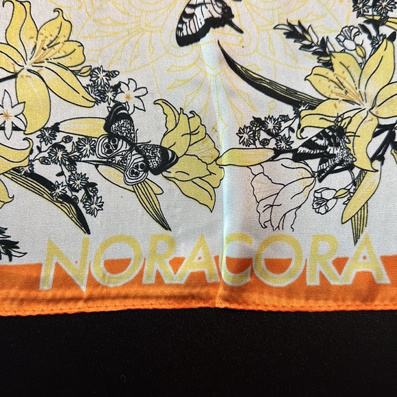 NORACORA Scarf - Picture 2 of 5